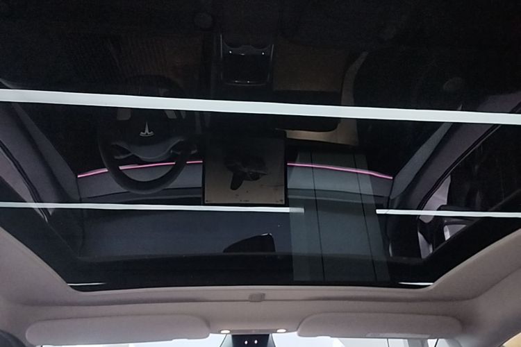 Tesla Model Y 2024 #18 Tesla Model Y 2024 car image #18