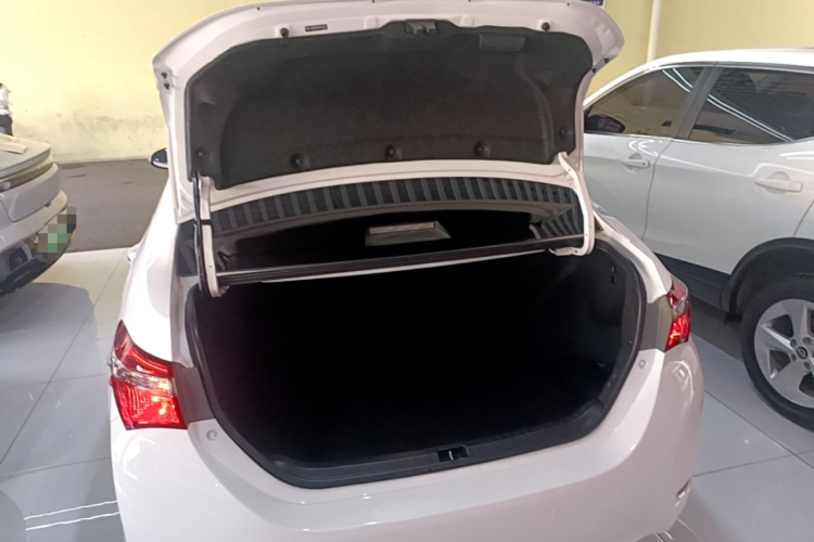 Toyota Corolla 2017 #19 Toyota Corolla 2017 car image #19