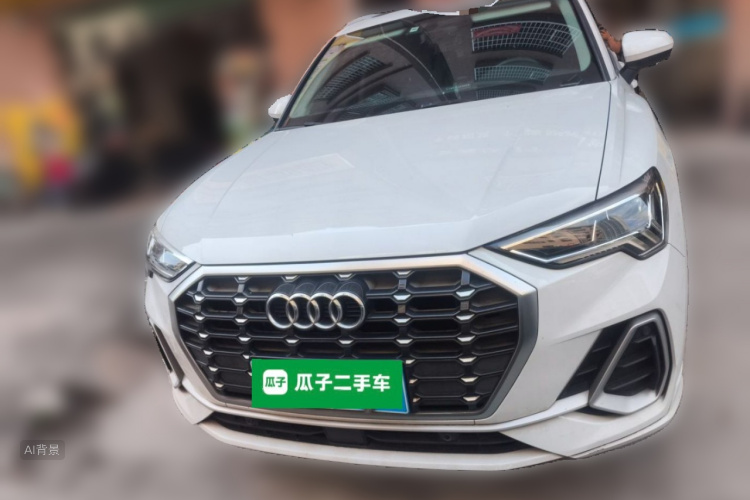 Audi Q3 2019 car image #3