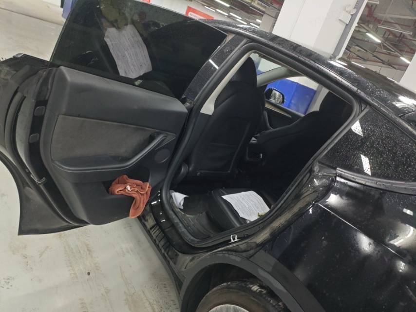 Tesla Model Y 2023 #6 Tesla Model Y 2023 car image #6