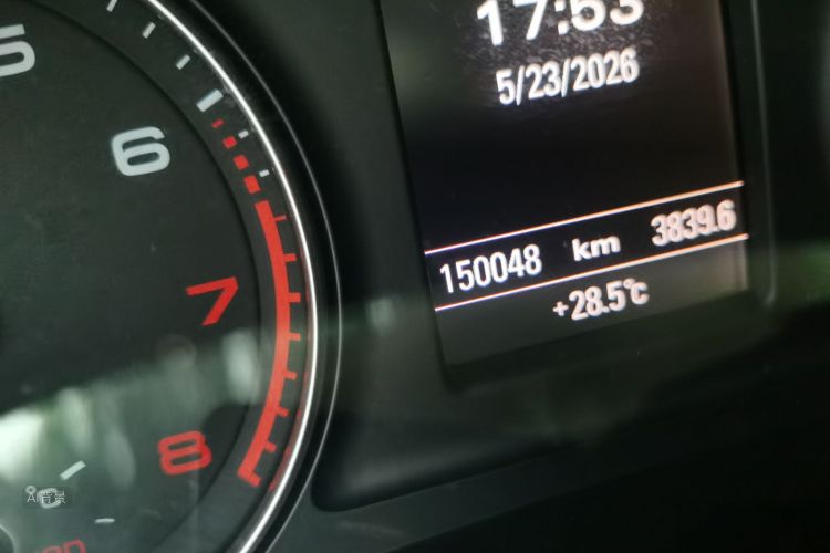 Audi Q3 2016 car image #14