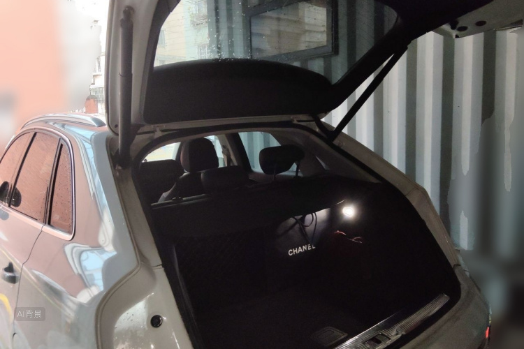 Audi Q3 2018 immagine di auto #21