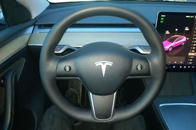 Tesla Model Y 2023 #11 Tesla Model Y 2023 car image #11