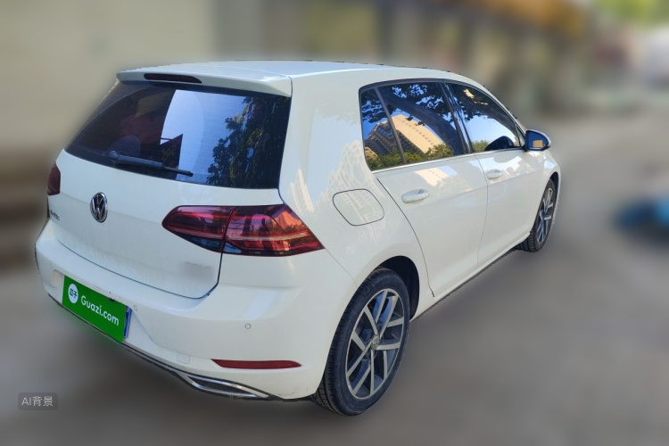 Volkswagen Golf 2018 car image #7