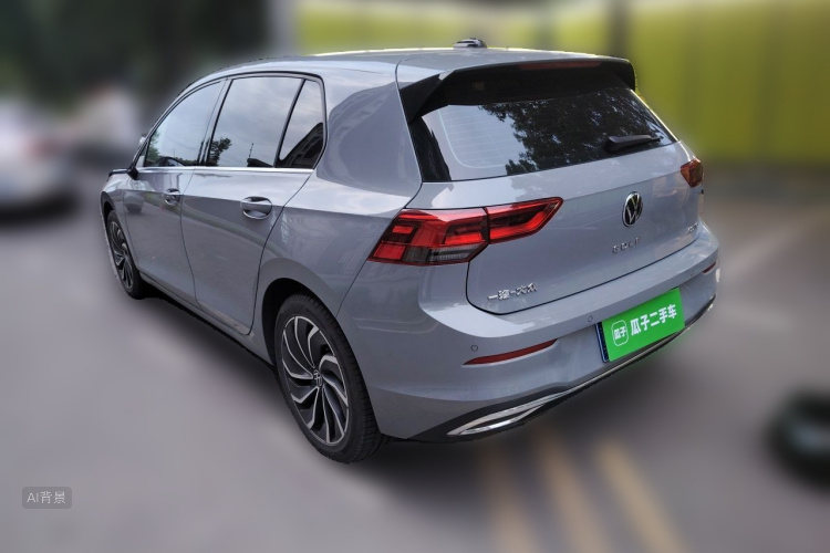 Volkswagen Golf 2023 car image #5