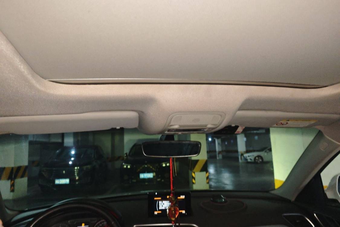 Audi Q3 2018 car image #20