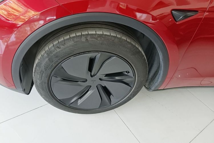 Tesla Model Y 2025 #9 Tesla Model Y 2025 car image #9