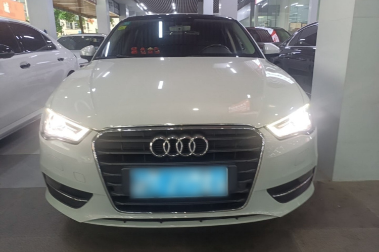 Audi A3 2017 car image #3