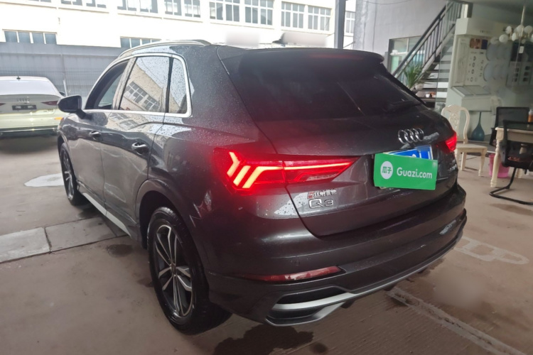 Audi Q3 2021 car image #5