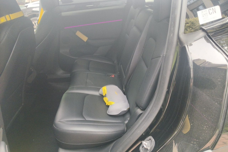 Tesla Model Y 2023 car image #10