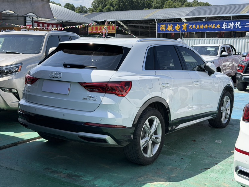 Audi Q3 2021 car image #7