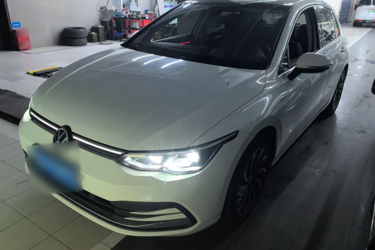 Volkswagen Golf 2022 imagen de coche #2