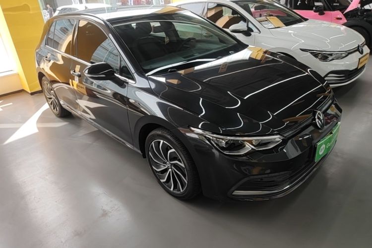Volkswagen Golf 2021 car image #4