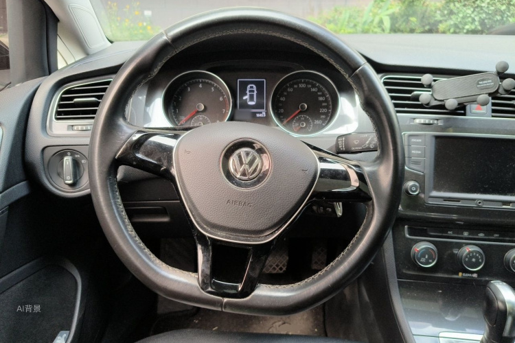 Volkswagen Golf 2017 car image #12