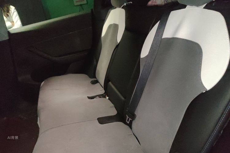 Tesla Model Y 2023 car image #19