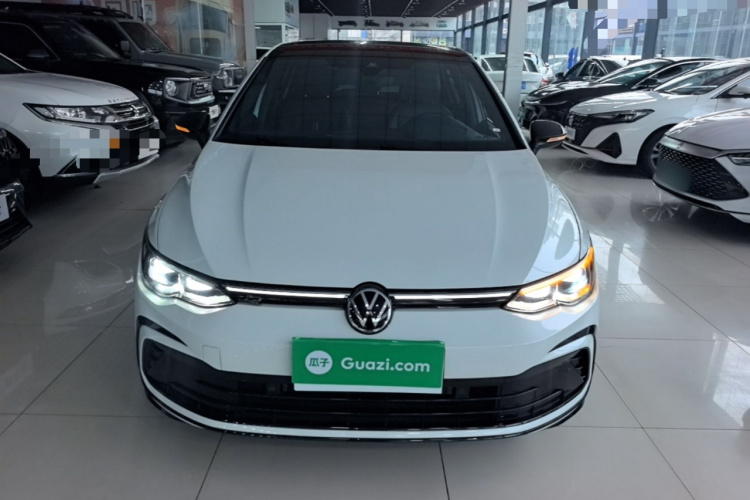 Volkswagen Golf 2022 car image #3