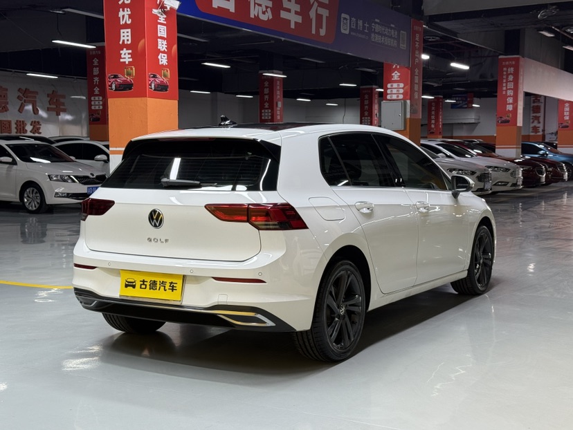 Volkswagen Golf 2024 car image #6