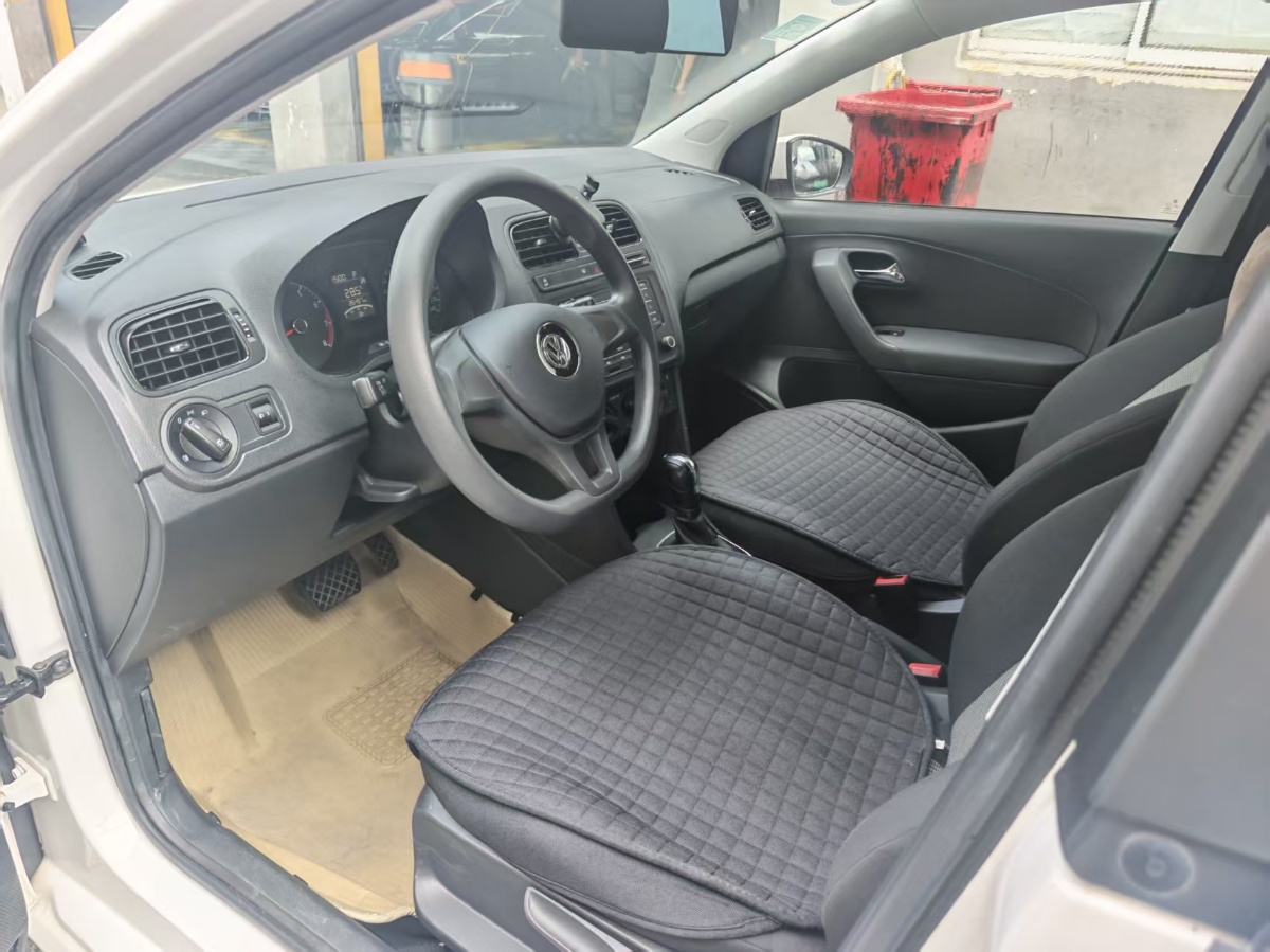 Volkswagen Polo 2019 car image #4