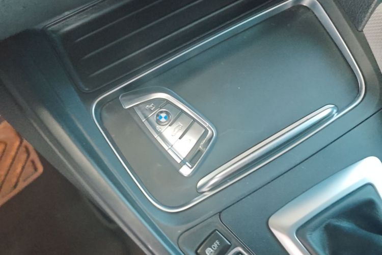 BMW 3 Series 2017 #9 BMW 3 Series 2017 car image #9