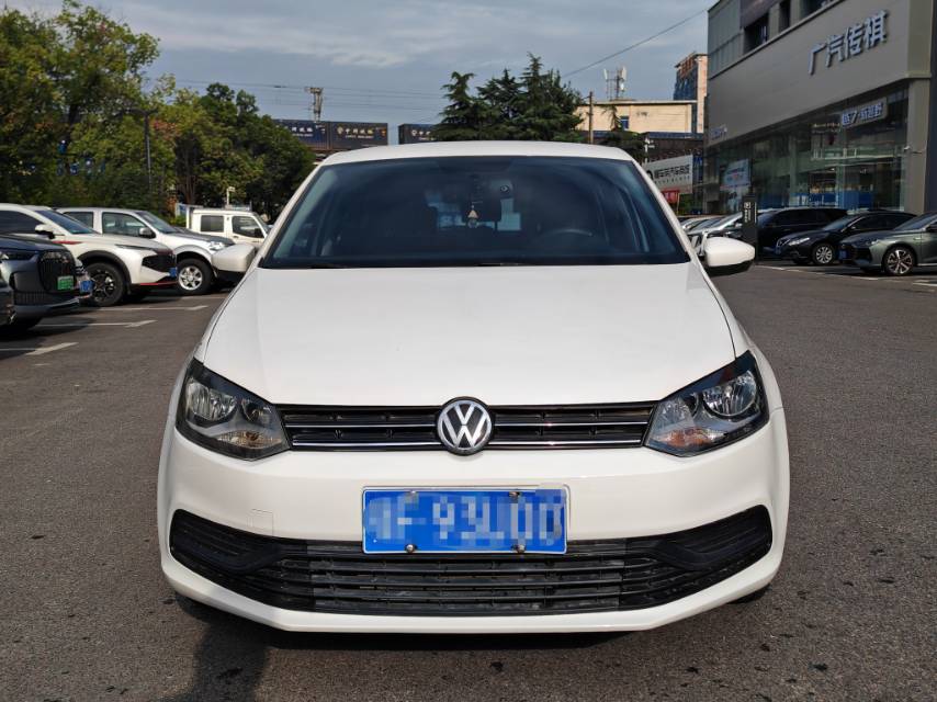 Volkswagen Polo 2017 car image #2
