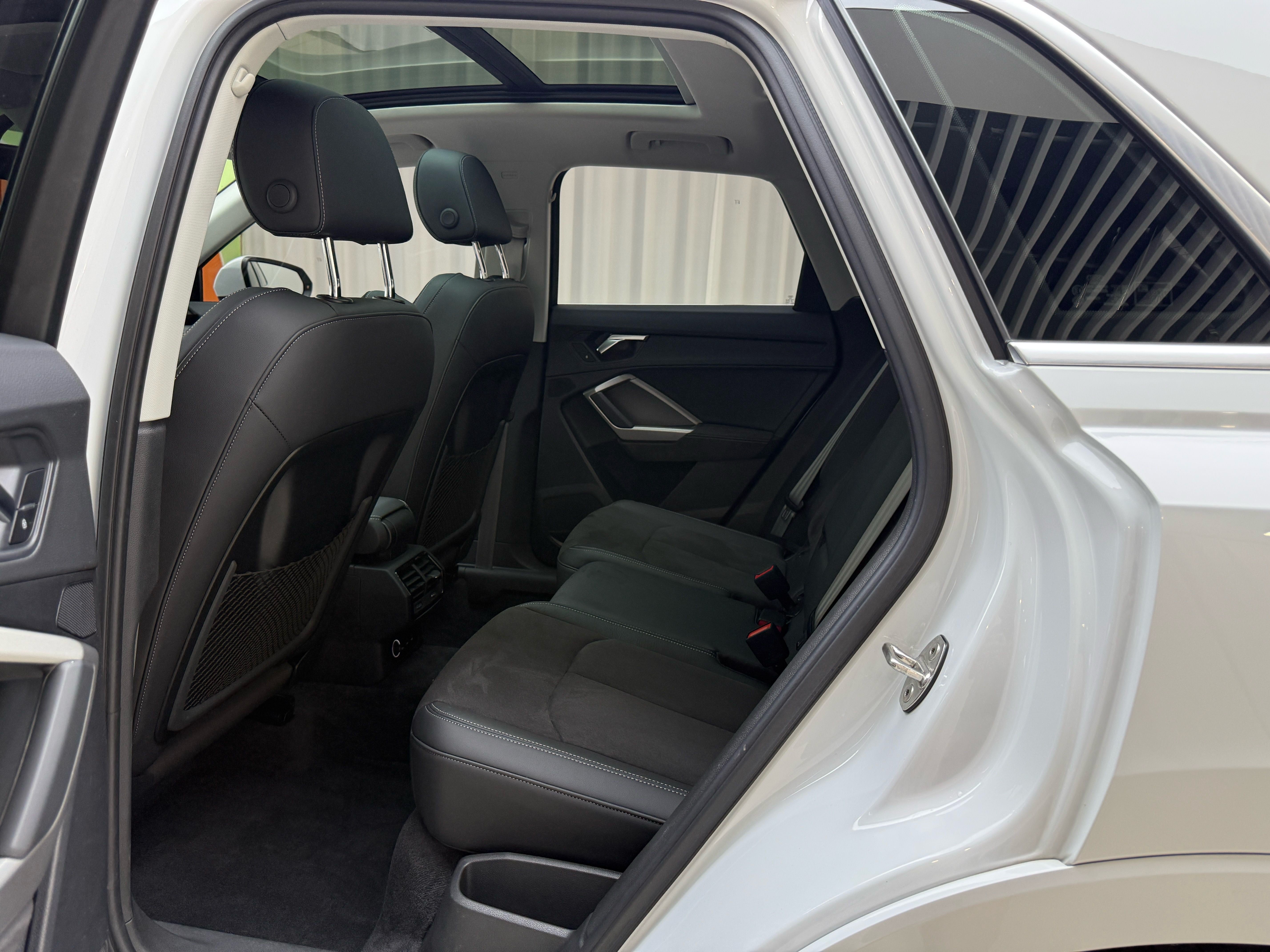 Audi Q3 2023 #6 Audi Q3 2023 car image #6