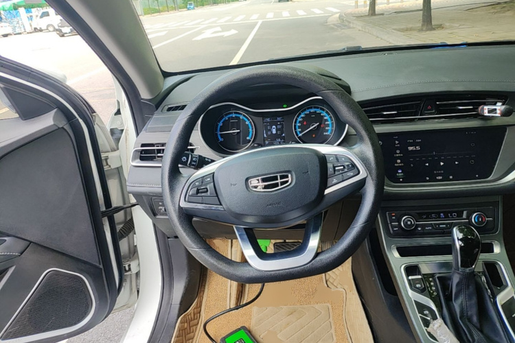 GEELY Emgrand 2021 #11 GEELY Emgrand 2021 car image #11