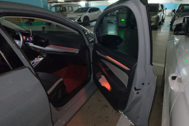 Volkswagen Golf 2021 immagine di auto #23