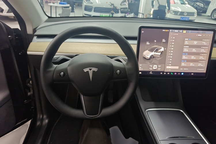 Tesla Model Y 2023 #11 Tesla Model Y 2023 immagine di auto #11