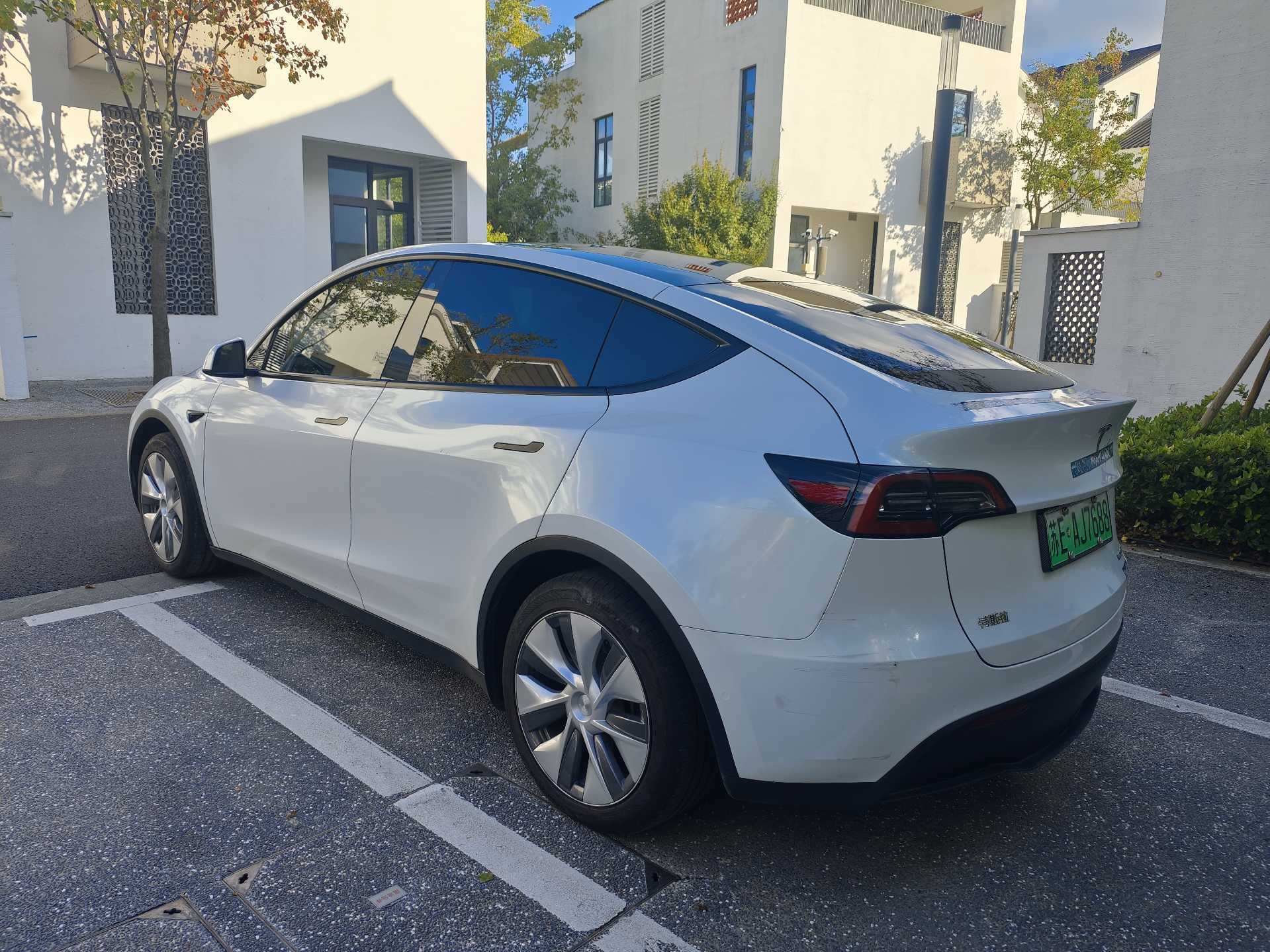 Tesla Model Y 2023 imagem de carro #12