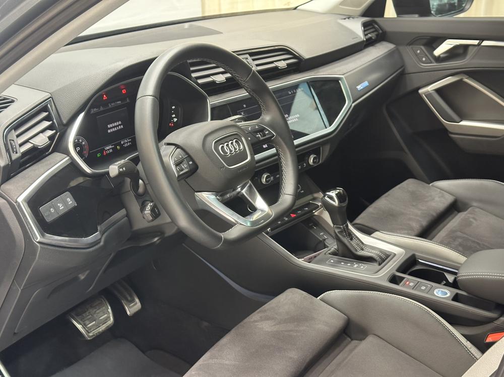 Audi Q3 2023 #20 Audi Q3 2023 car image #20