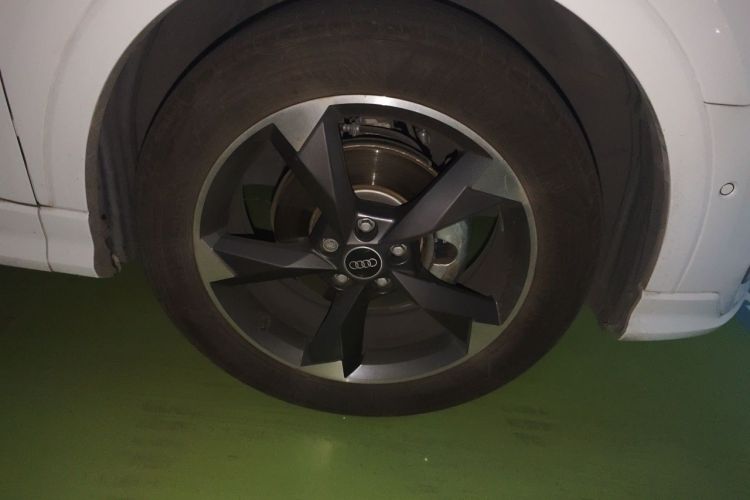 Audi Q3 2022 car image #6