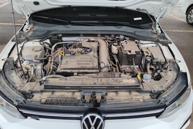 Volkswagen Golf 2023 car image #20