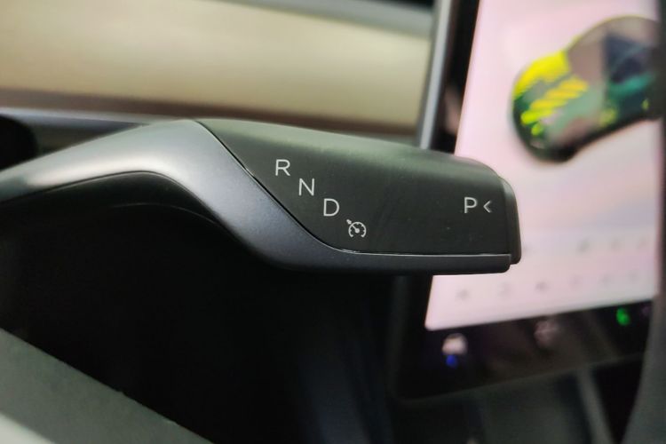 Tesla Model Y 2021 #14 Tesla Model Y 2021 car image #14