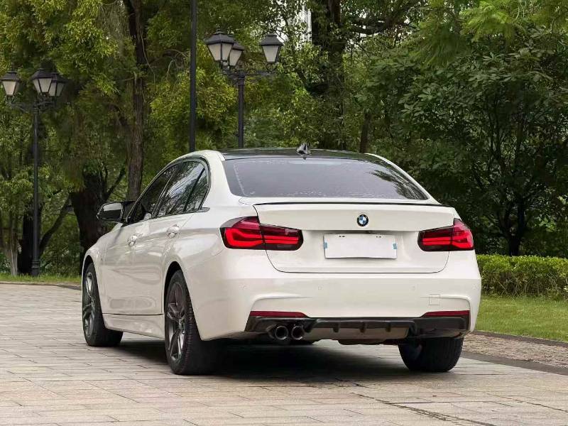 BMW 3 Series 2018 car image #4