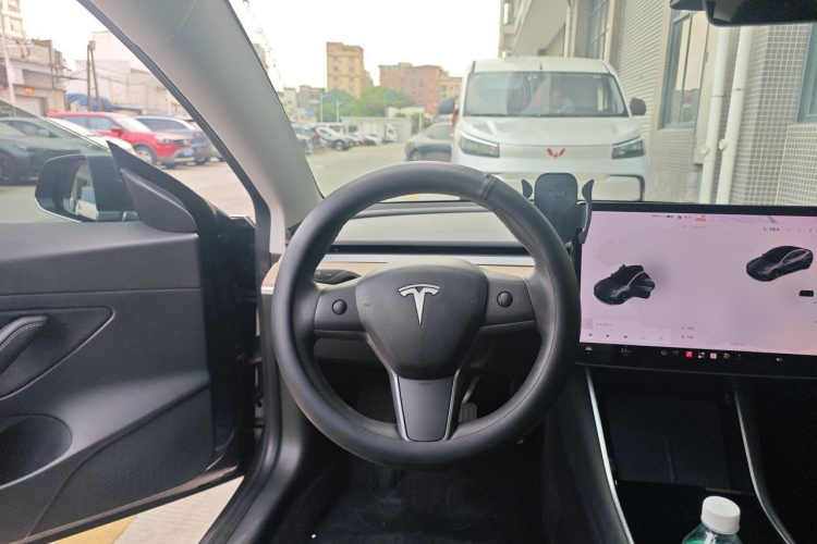 Tesla Model 3 2020 imagem de carro #11