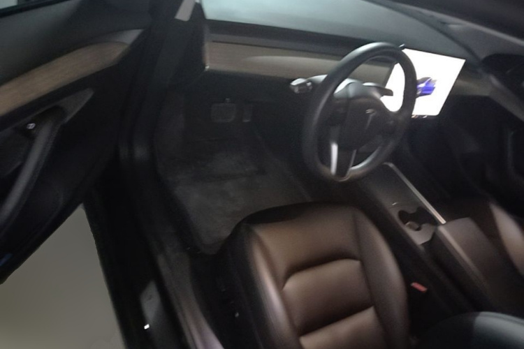 Tesla Model 3 2022 car image #11