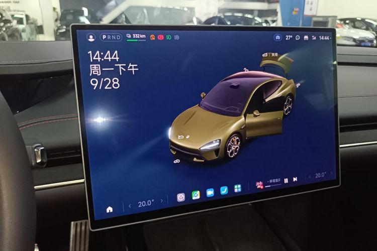 MI SU7 2024 immagine di auto #13
