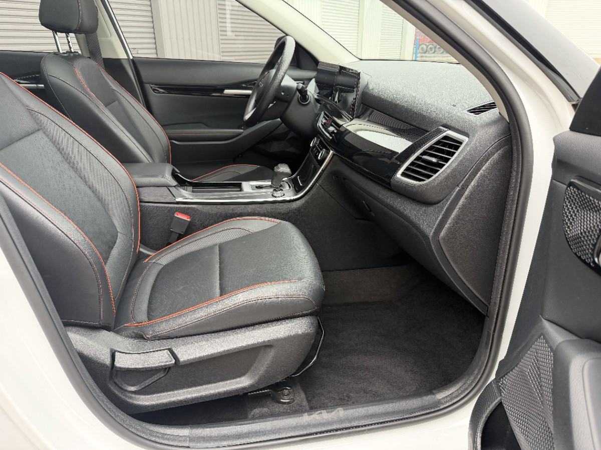 Kia Seltos 2023 car image #13