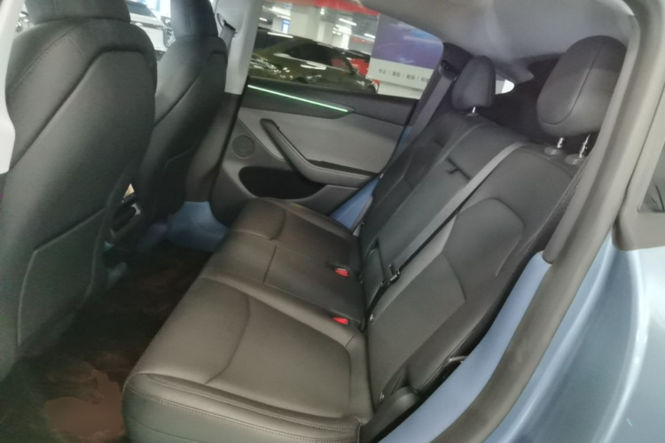 Tesla Model Y 2025 #13 Tesla Model Y 2025 immagine di auto #13