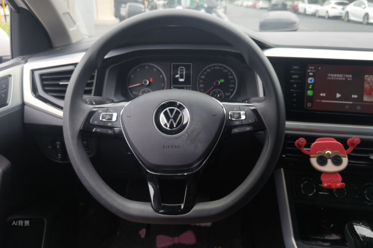 Volkswagen Polo 2021 car image #12