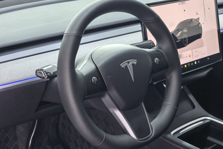 Tesla Model Y 2023 #21 Tesla Model Y 2023 car image #21