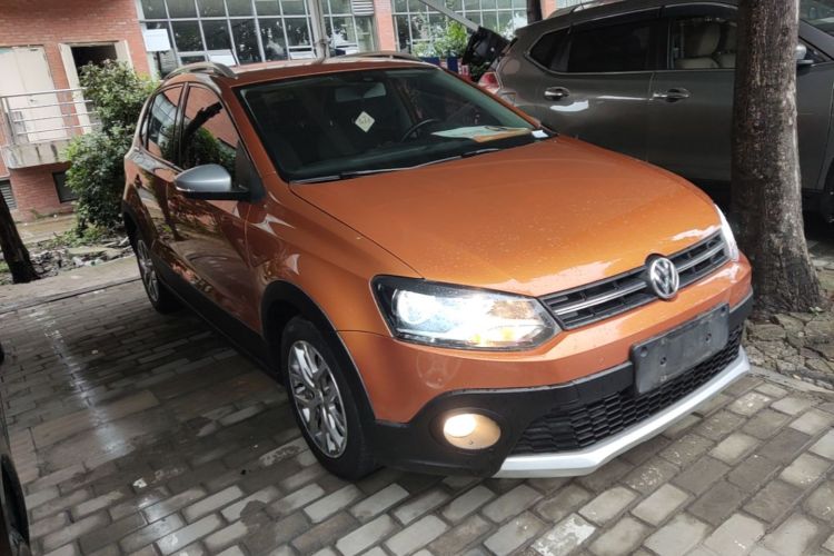 Volkswagen Polo 2016 car image #6