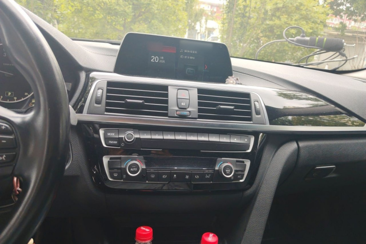 BMW 3 Series 2018 #17 BMW 3 Series 2018 car image #17