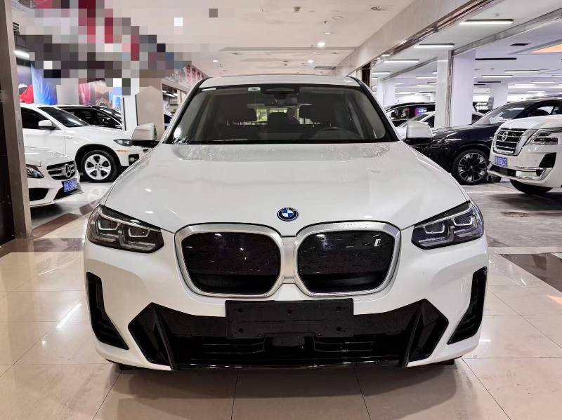 BMW iX3 2023 изображение автомобиля #2