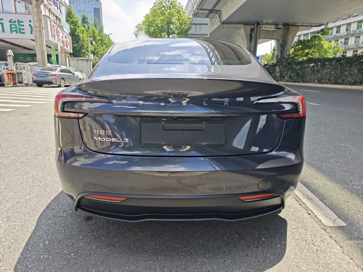 Tesla Model 3 2024 car image #9