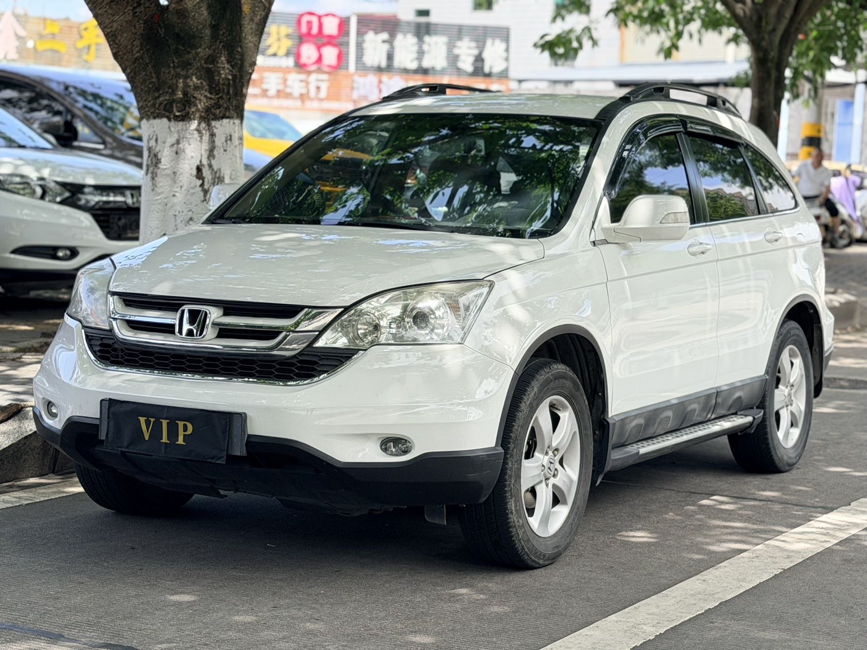 2010 2010 car image