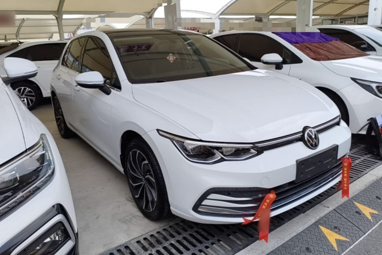 Volkswagen Golf 2021 car image #4