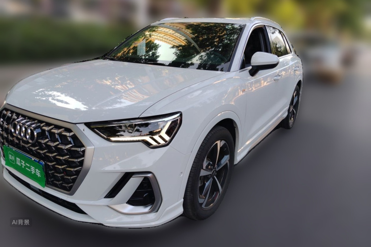 Audi Q3 2025 car image #2