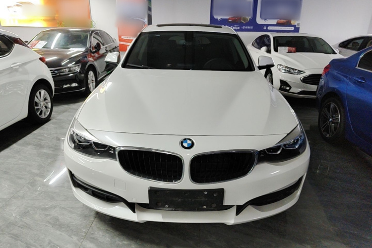 BMW 3 Series GT 2019 #3 BMW 3 Series GT 2019 car image #3