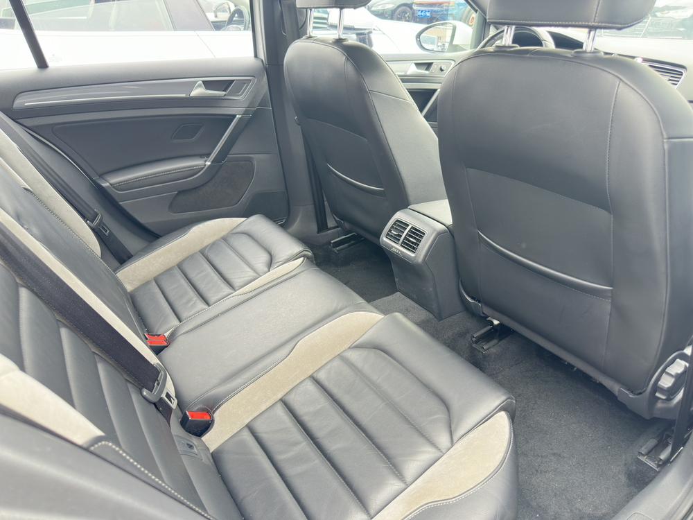 Volkswagen Golf 2017 car image #18